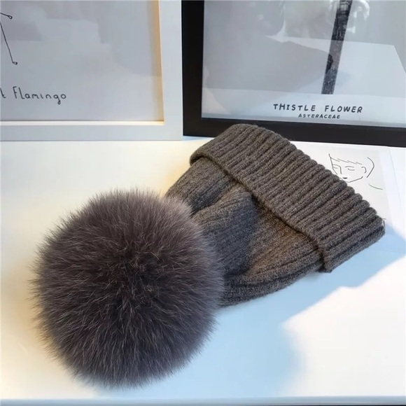 NEW! Dark Gray Fox Fur Ribbed Knit Hat - Picture 2 of 2